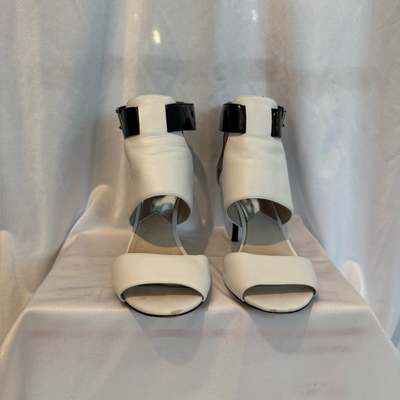 Michael Kors Landon Black and White Heels Size 7.5 - Picture 3 of 13